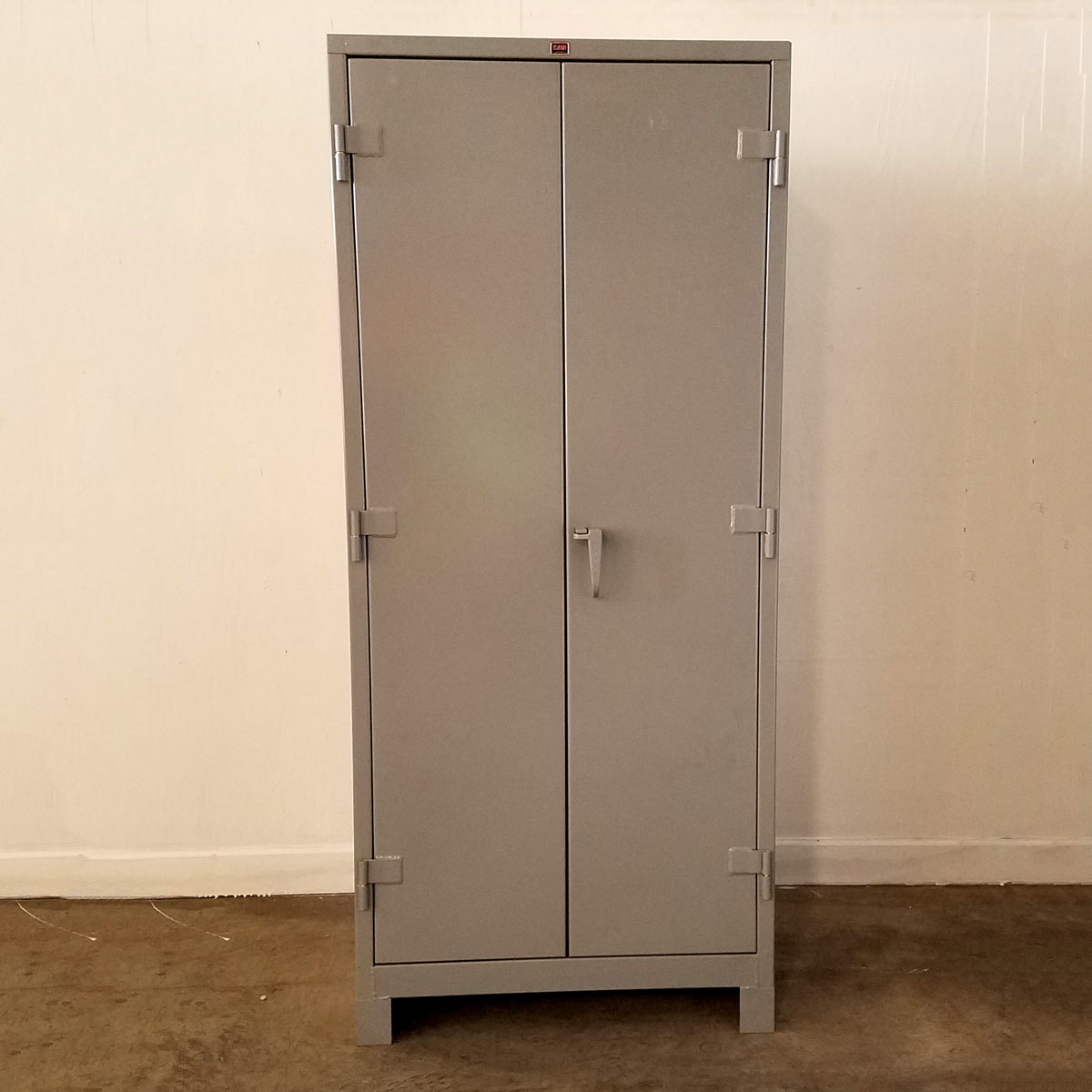 heavy duty cabinet